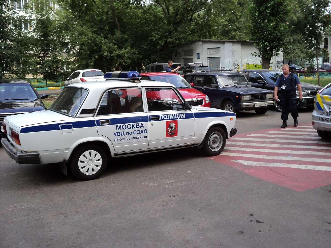 Угнанные из автосалона BMW 730 и Mercedes ML найдены по горячим следам