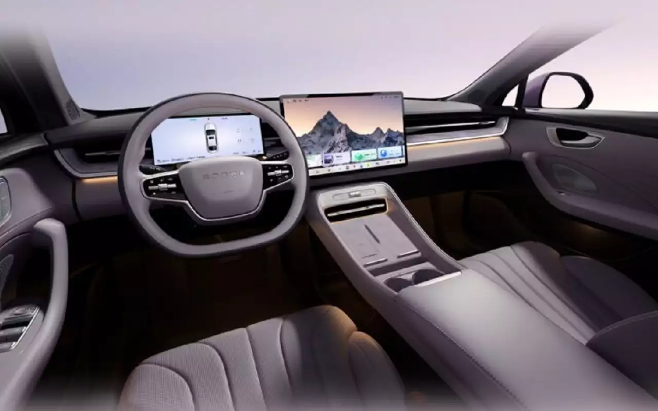 Интерьер Roewe M7 DMH