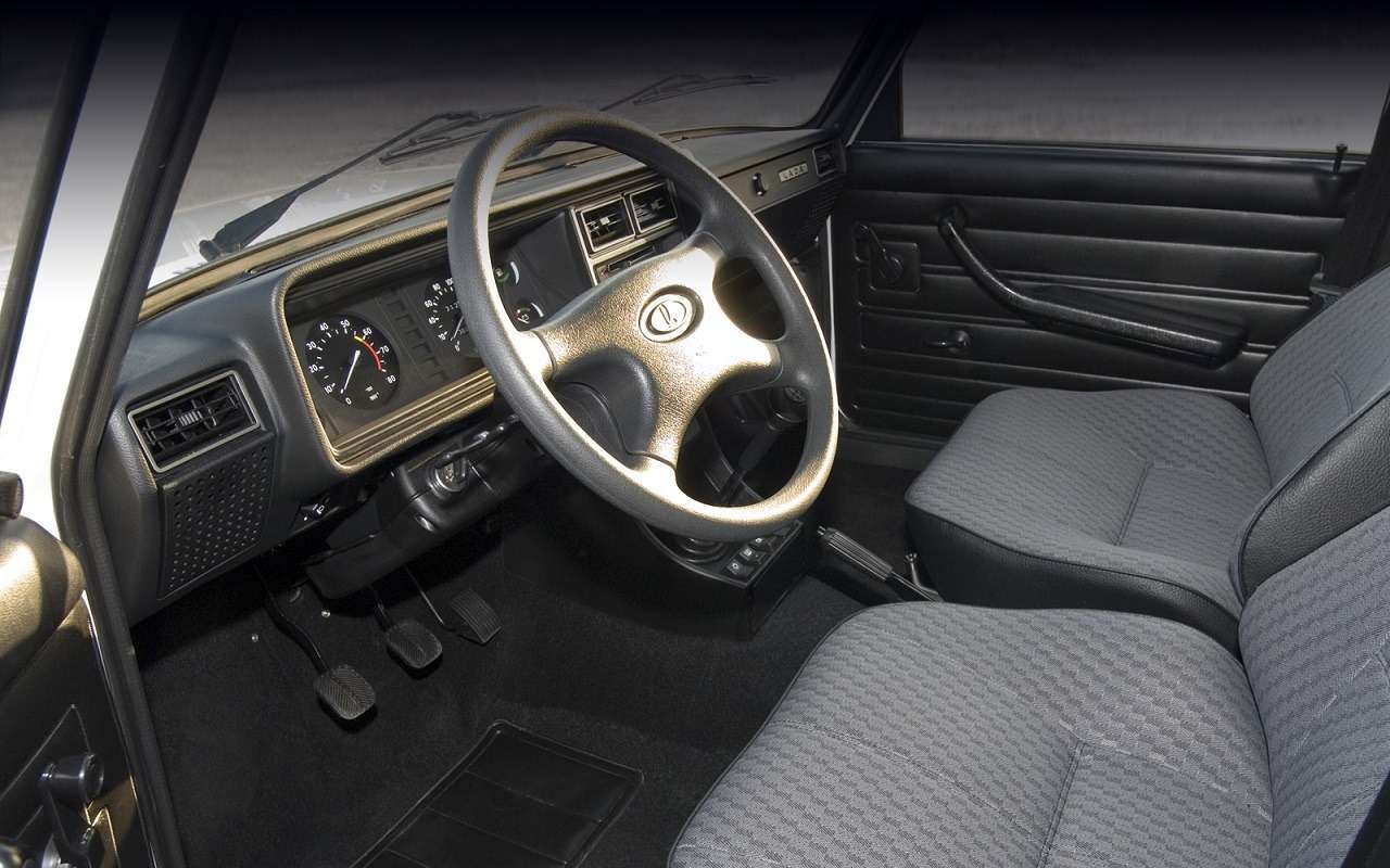 Интерьер ВАЗ-2107