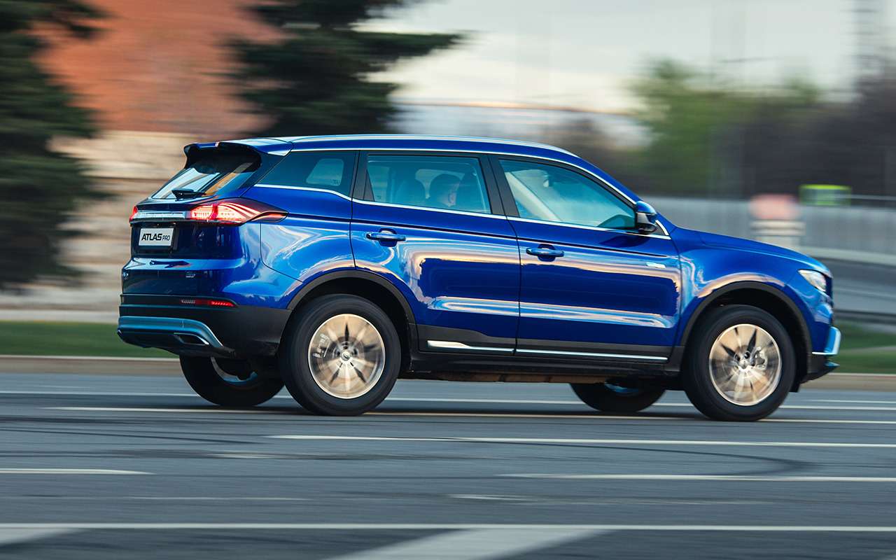 Geely Atlas Pro стал дешевле — новые цены удивят