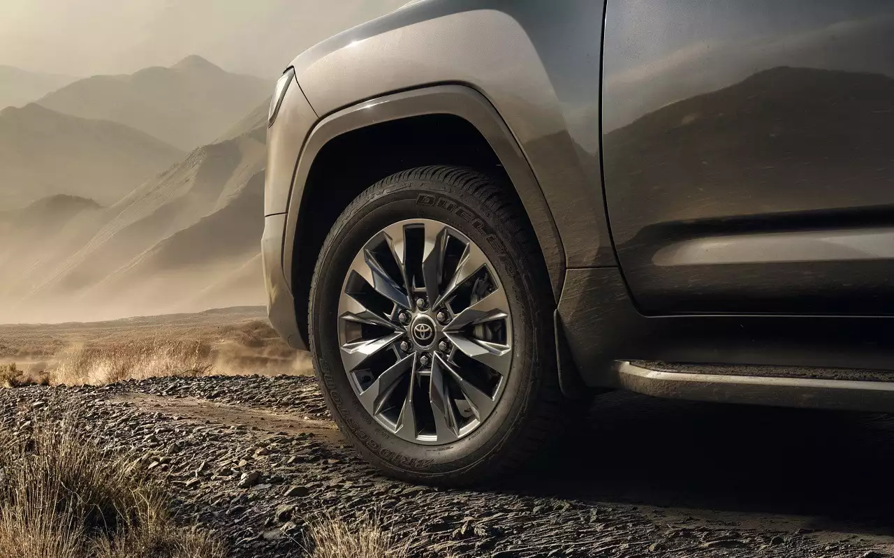 Toyota Land Cruiser 300