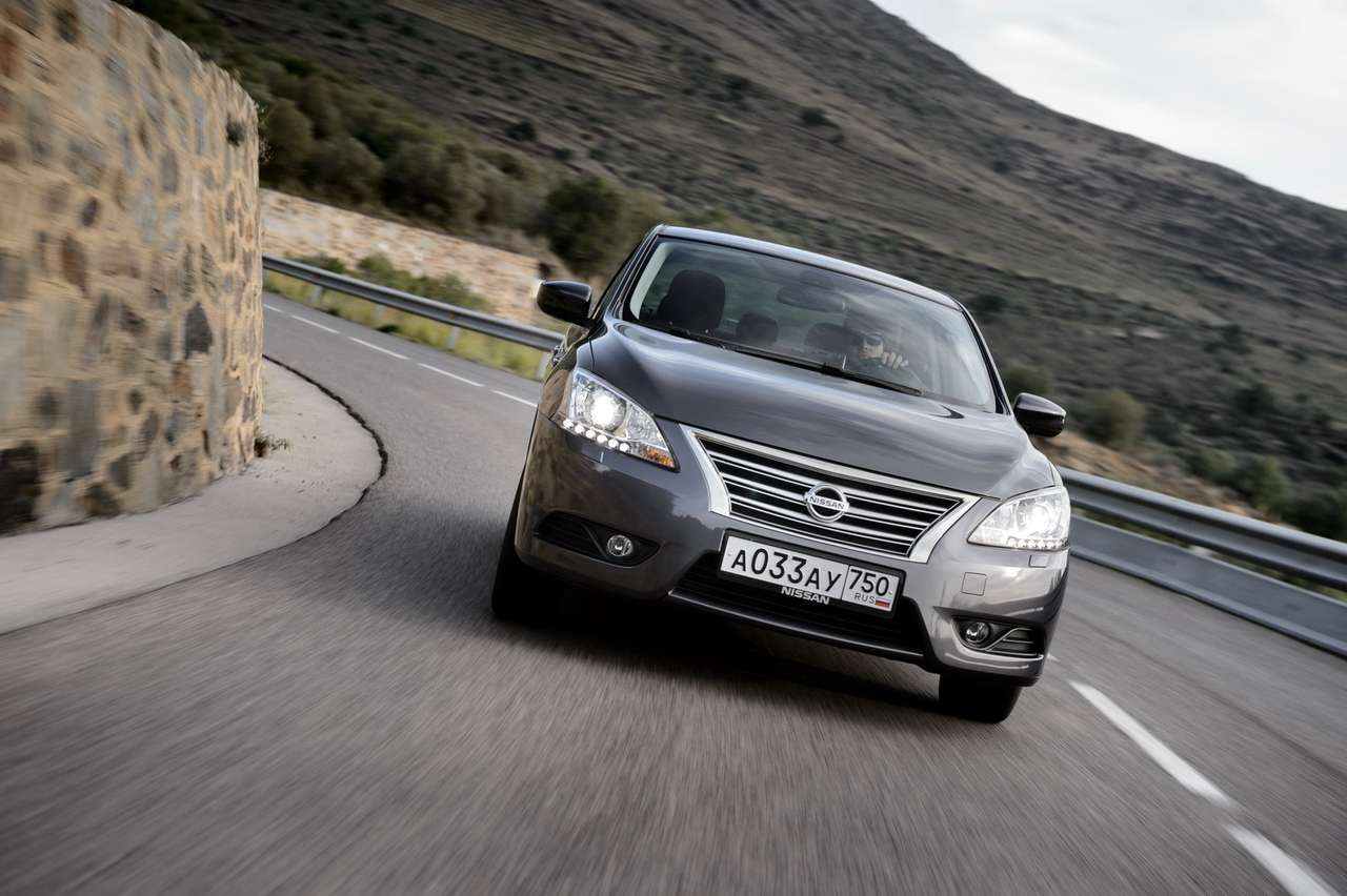 Дилеры Nissan 17 ноября начали продажи нового седана Sentra