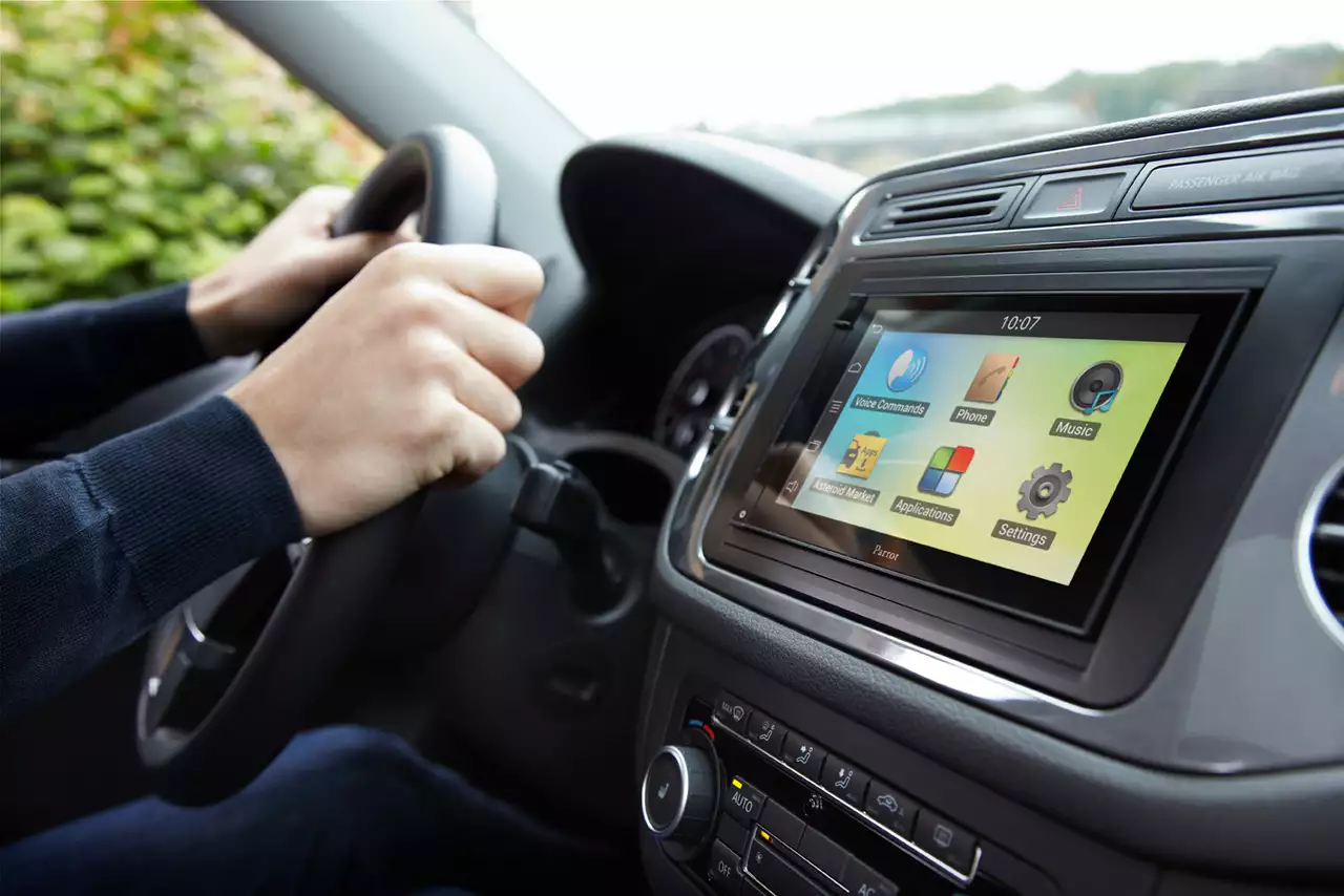 Parrot Asteroid Smart: берем планшет в дорогу