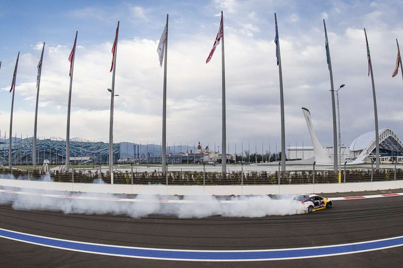 Дрифт: Никита Шиков покорил Сочи Автодром