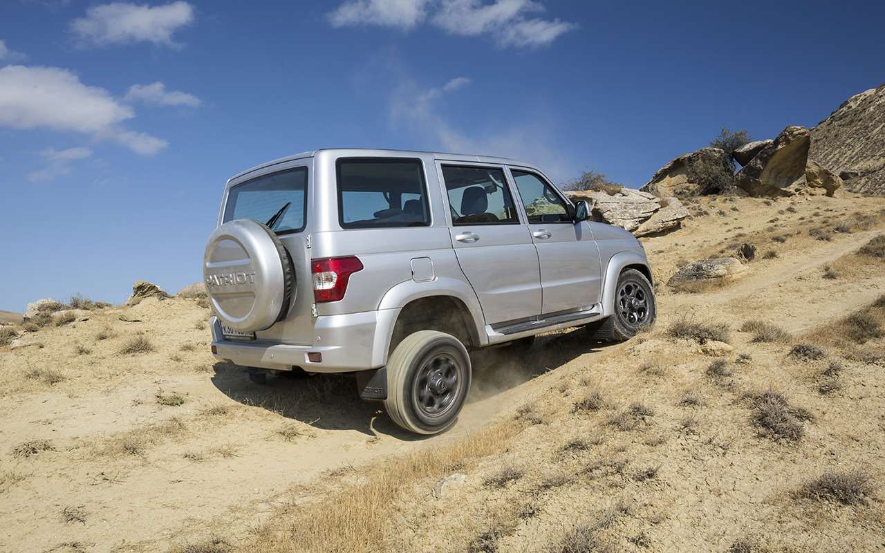 УАЗ Патриот с автоматом и с механикой — 6 главных отличий