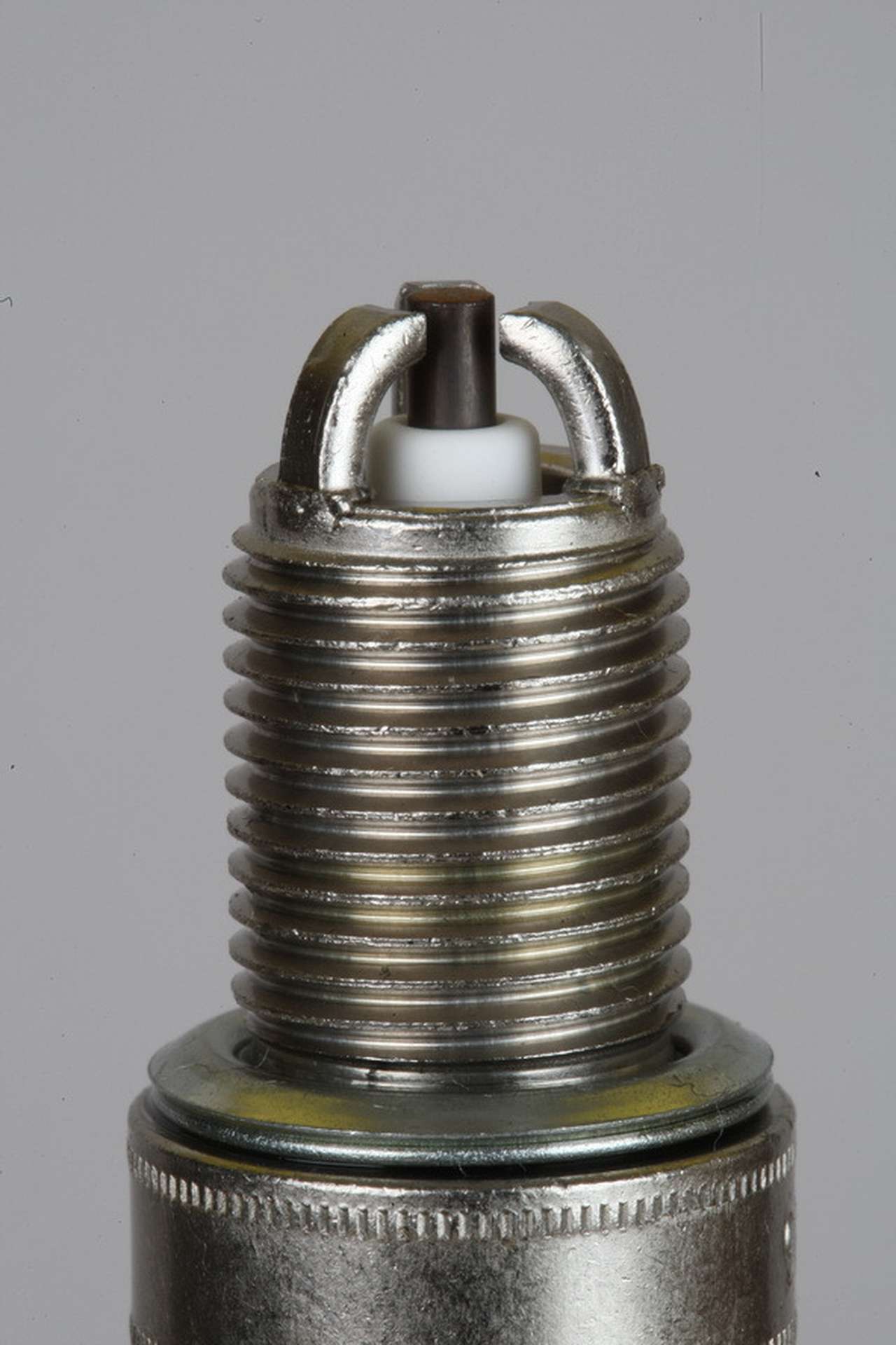 Есть ли преимущество у многоэлектродных свечей зажигания?