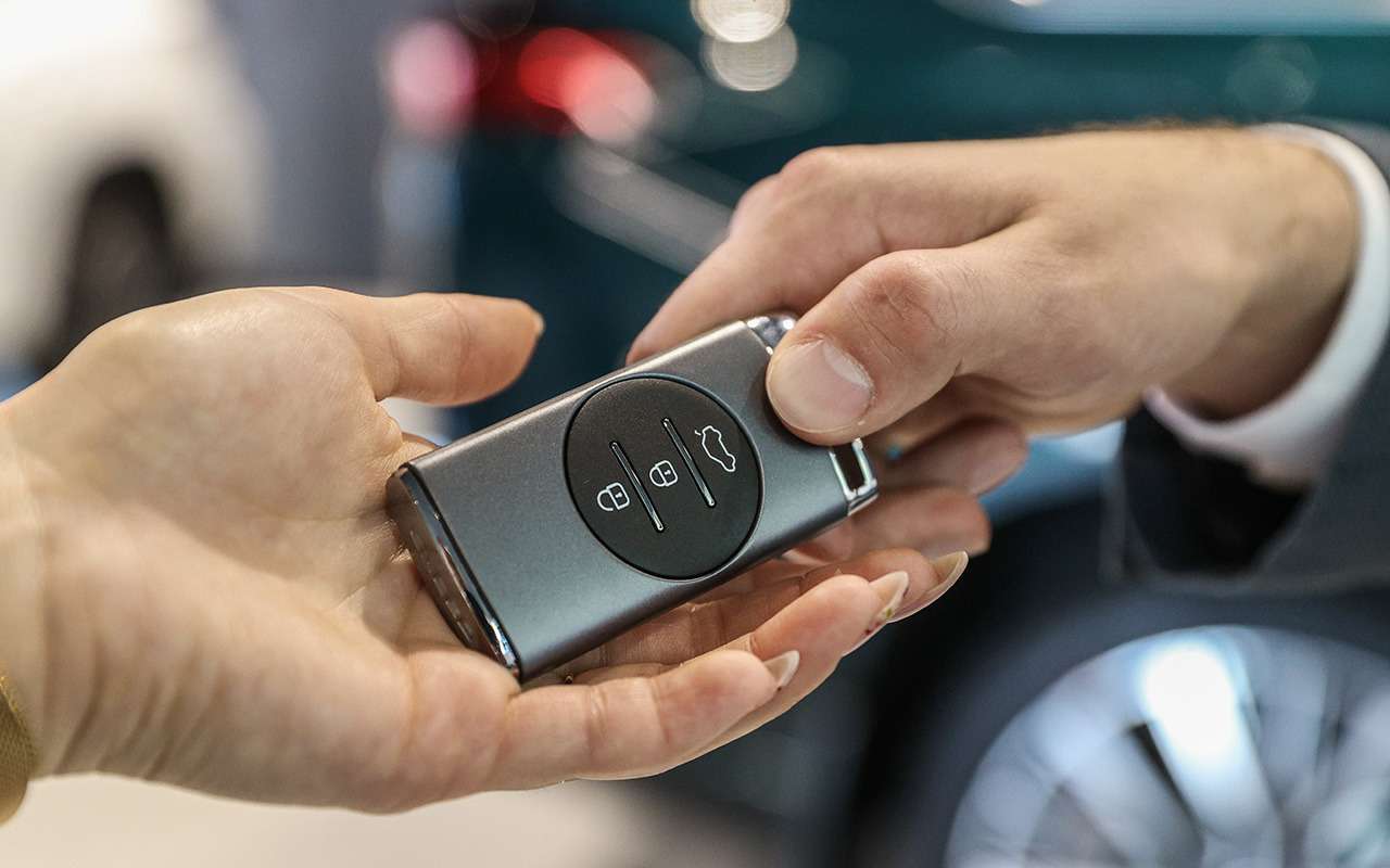 Почти 234 млрд рублей россияне потратили на покупку автомобилей в июне