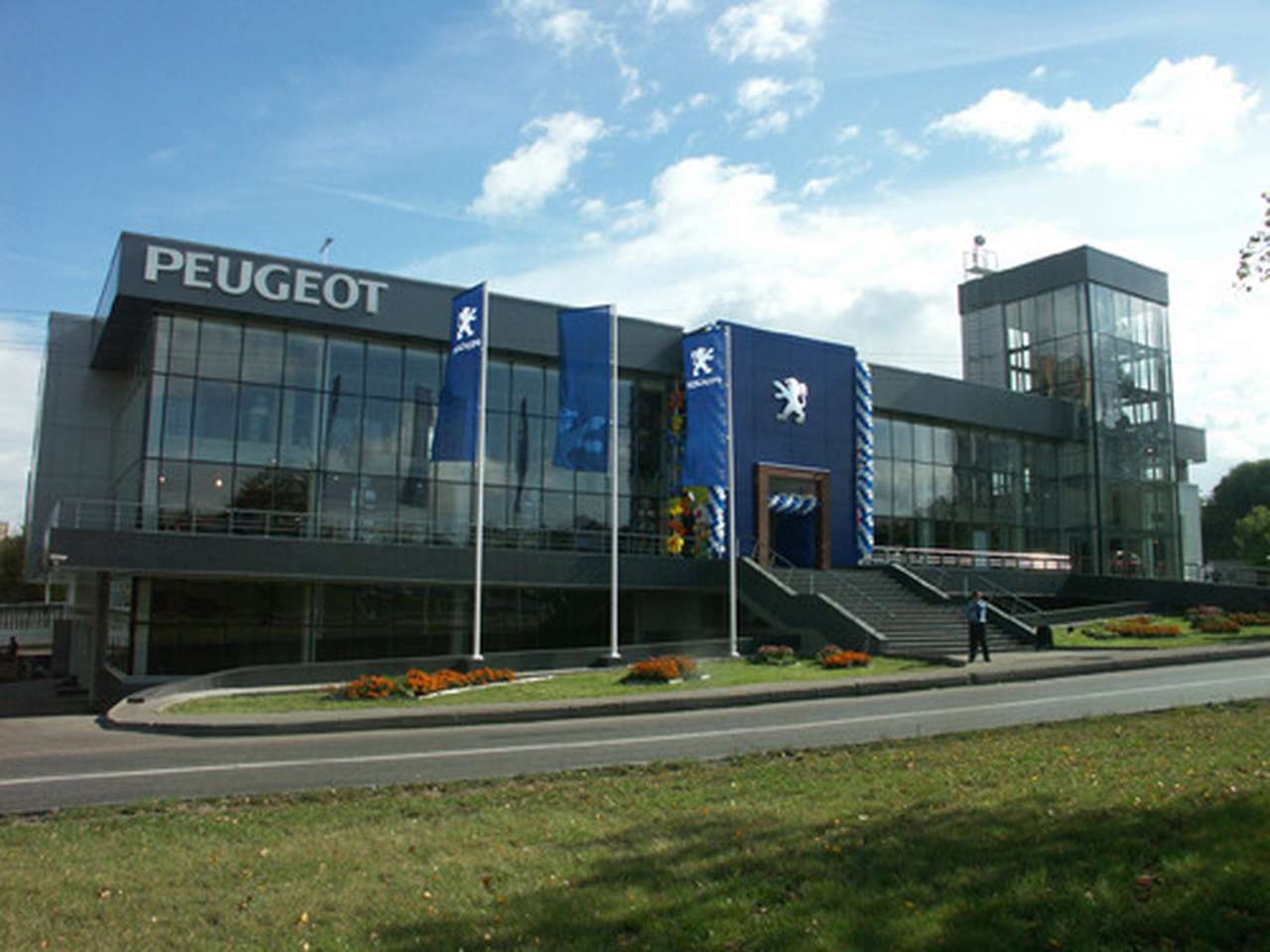 В Москве появился пятый дилер Peugeot