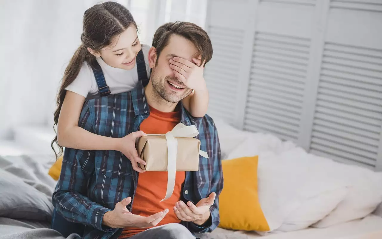 Это замечательный подарок для тех, кто интересуется техникой и автомобилями!