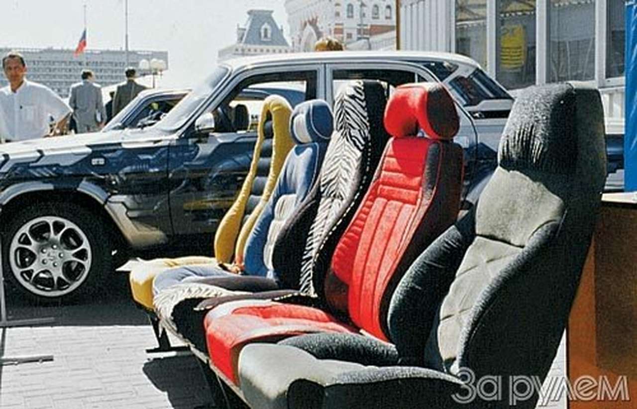 За типовым фасадом