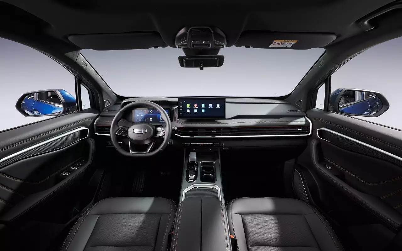 Интерьер Geely Okavango