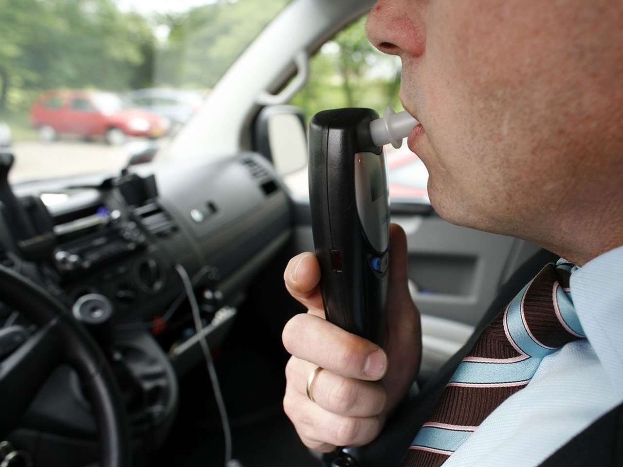 Госдума рассмотрит законопроект об установке алкозамков на машины нарушителей 