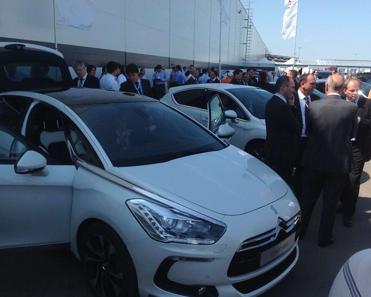Peugeot, Citroen и Mitsubishi запустили свой российский завод на полный цикл
