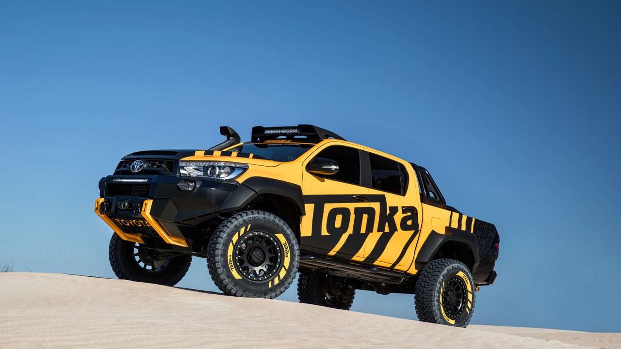 Не игрушка: суровое детство пикапа Toyota Hilux