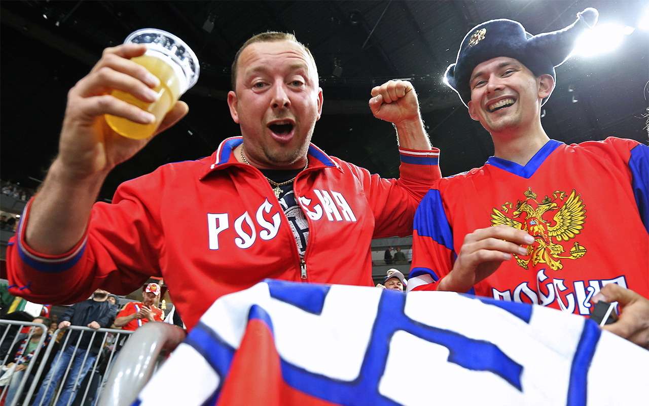 Пить пиво на хоккее можно, на футболе - нельзя. Почему?