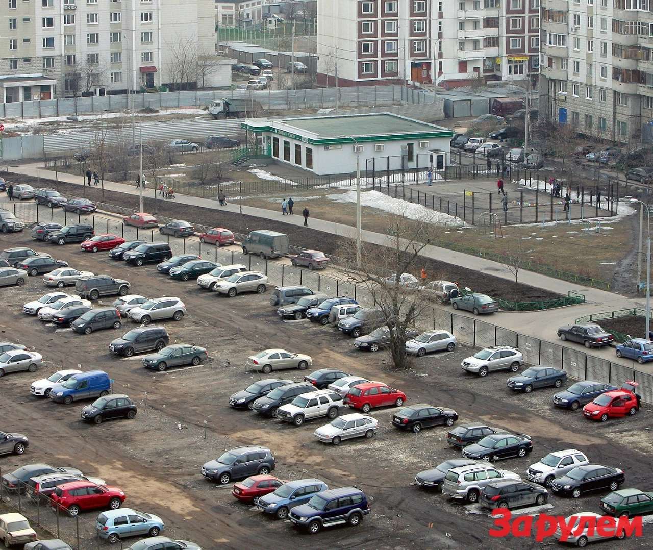 В московских дворах появится 60 тысяч новых парковочных мест