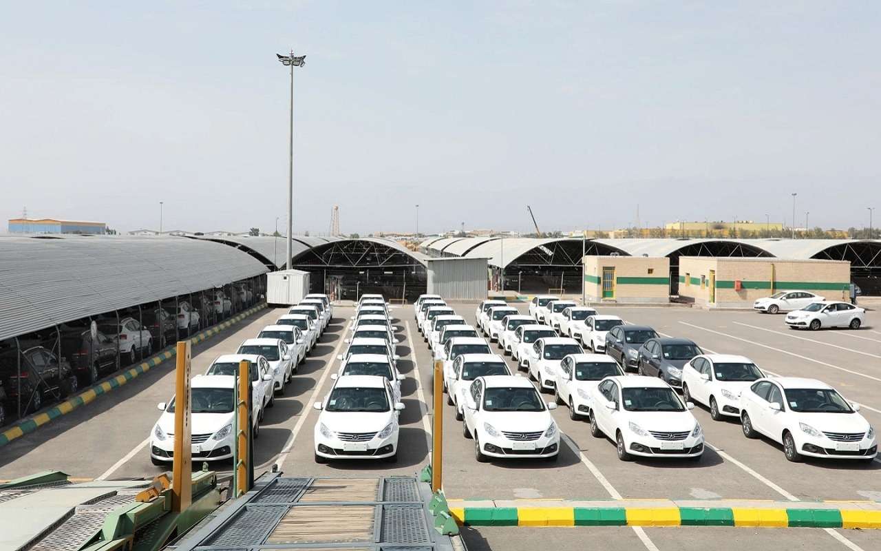 Иран будет поставлять в Россию бюджетный седан