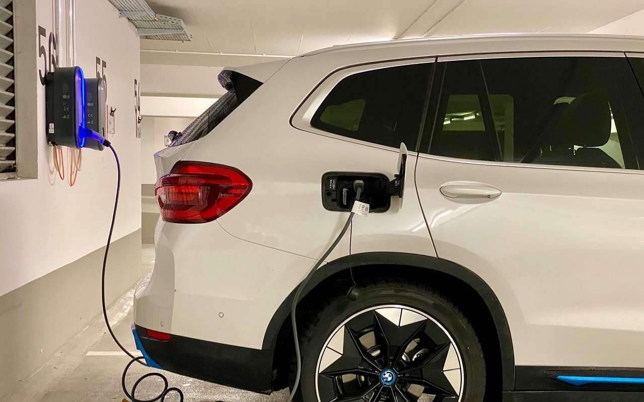 В этих городах зарядка электромобиля стоит дороже всего