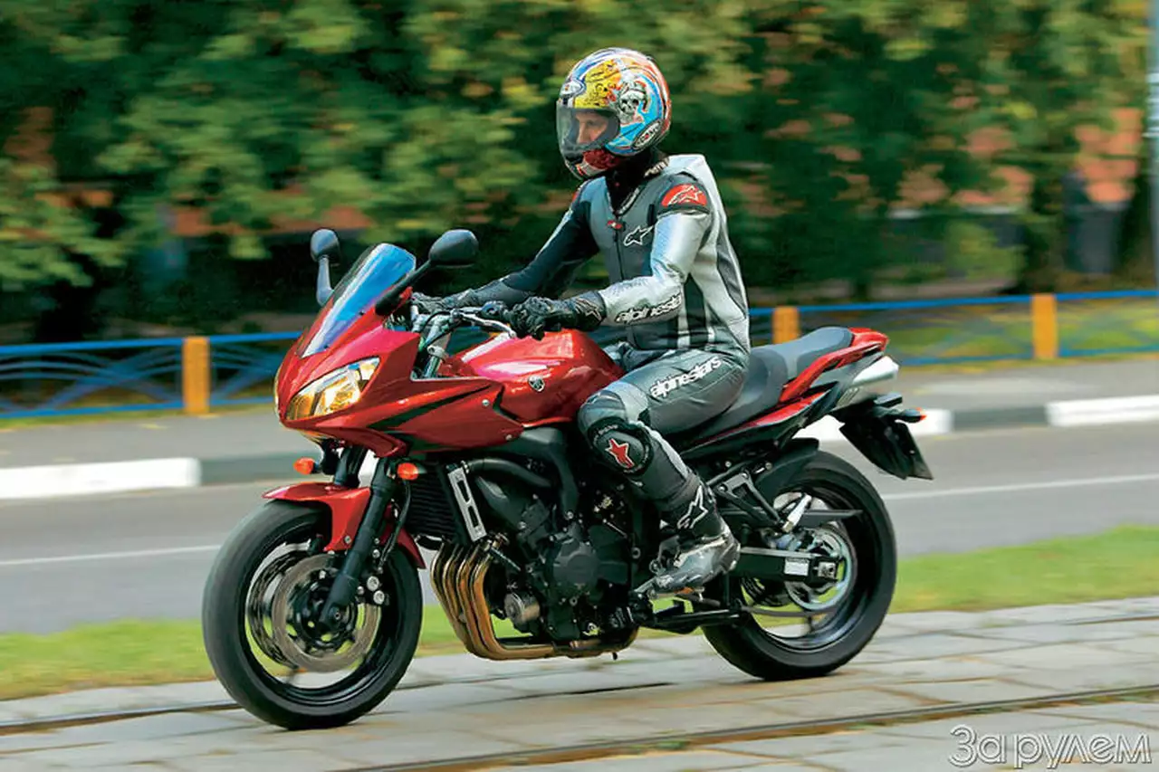 YAMAHA FZ6S2, родстер