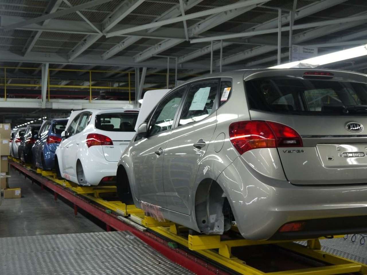 На «Автоторе» стартовал выпуск обновленной Kia Venga