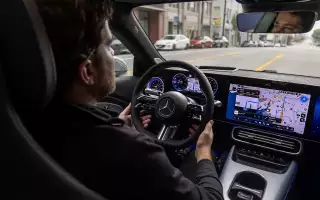 Mercedes-Benz бросает вызов Tesla в области автономного вождения