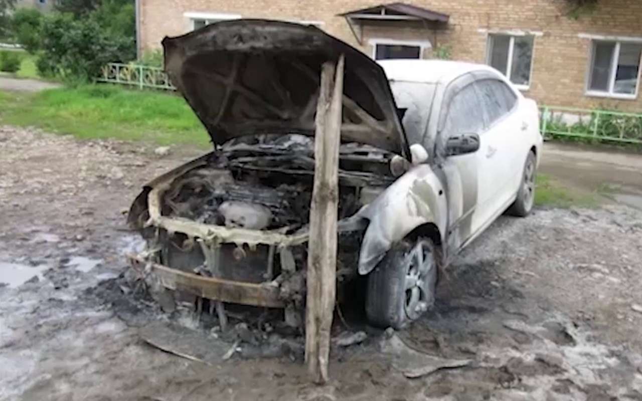 В Уссурийске осудили мужчину, который поджег автомобиль на почве ревности