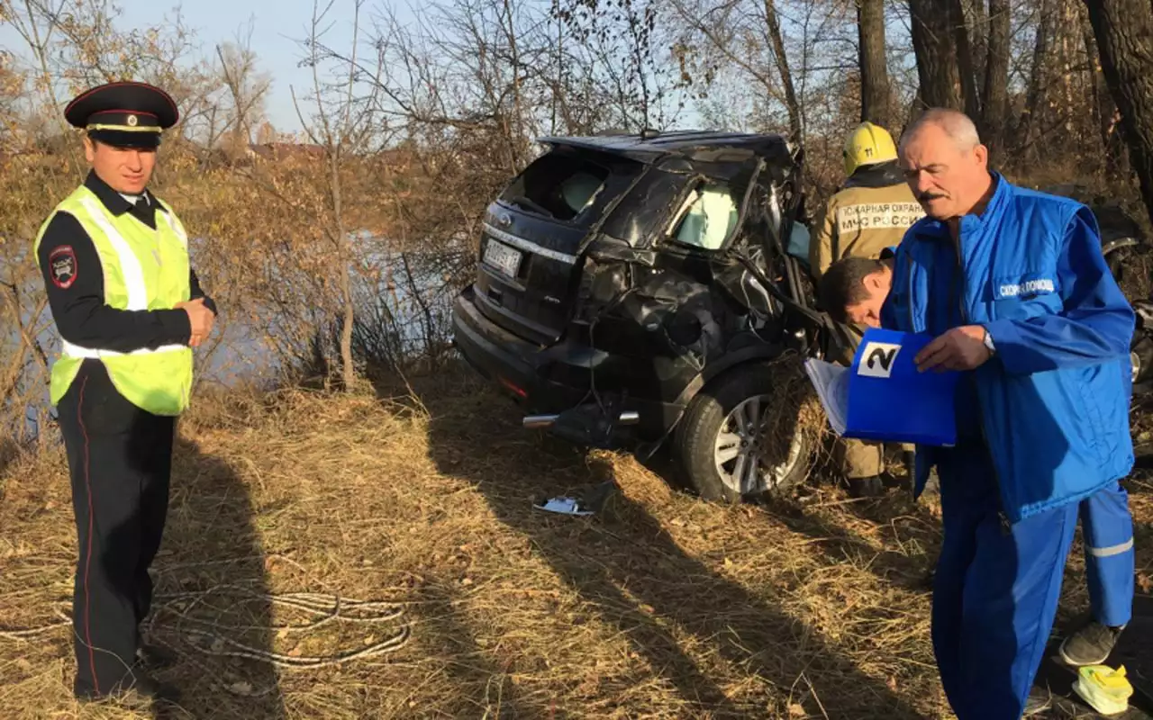 Мэр Абакана разбился при столкновении с деревом