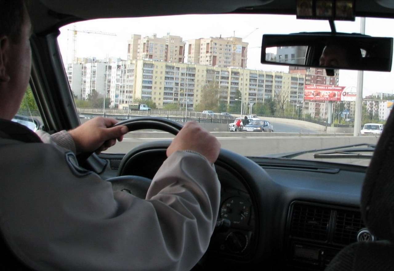 Московские власти устроили облаву на нелегальных таксистов