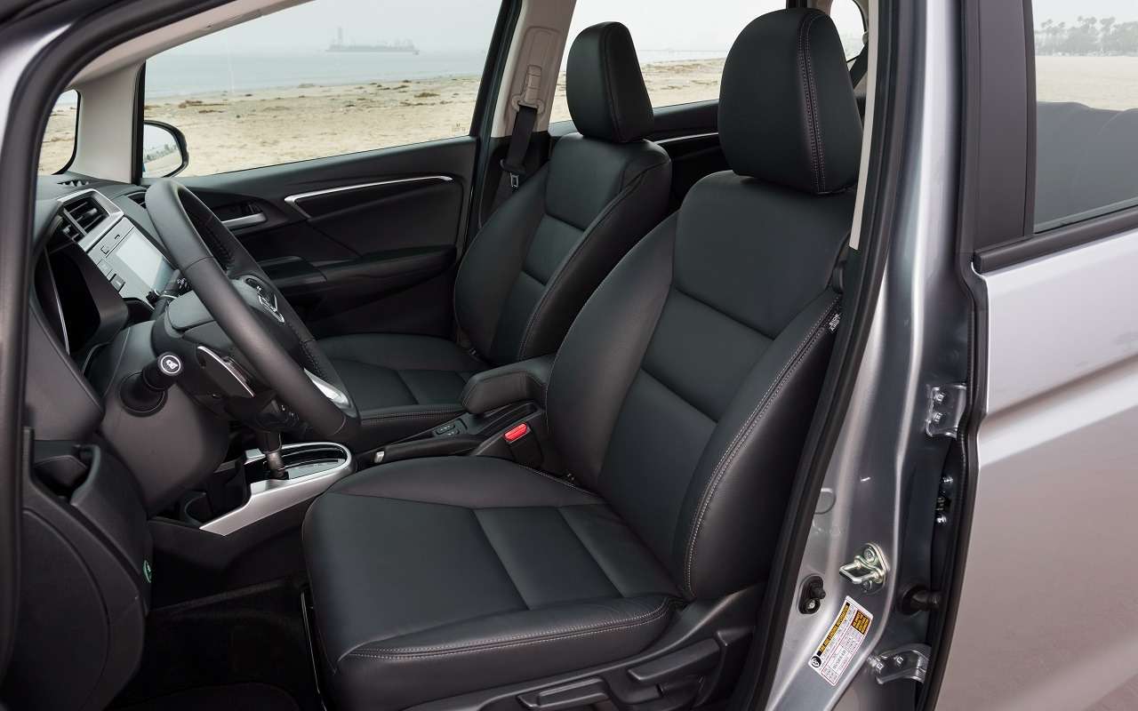 Интерьер Honda Fit Crosstar