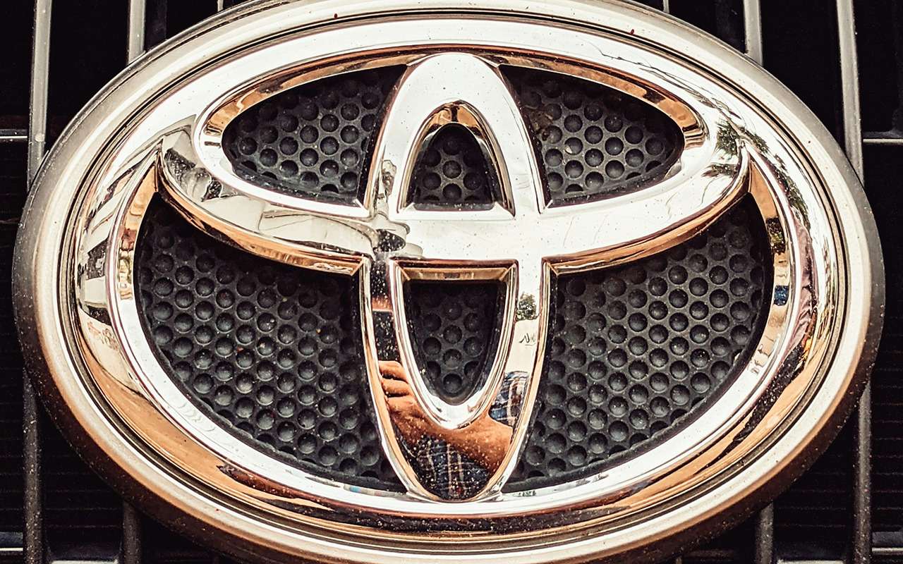 Toyota начнет производство новых трехрядных внедорожников