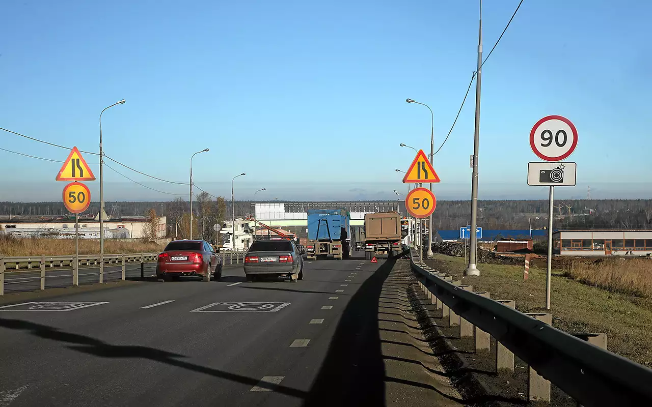 Нарушение временных знаков. Ограничение скорости 30 км. Временный дорожный знак. Временные знаки. Временные дорожные знаки.