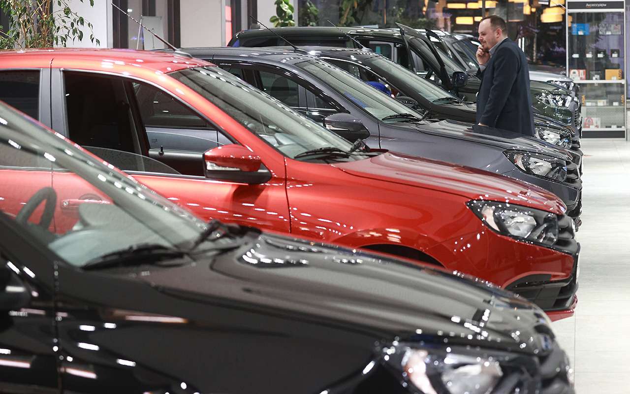 Прогноз по авторынку изменили: каждый месяц приносит «что-то новенькое»