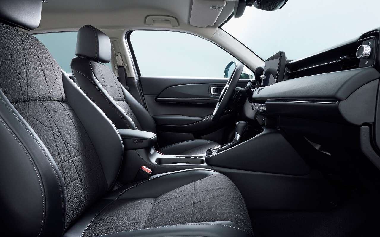 1,5-литровый «атмосферник», багажник 400: практичный японский кроссовер до 2 млн рублей