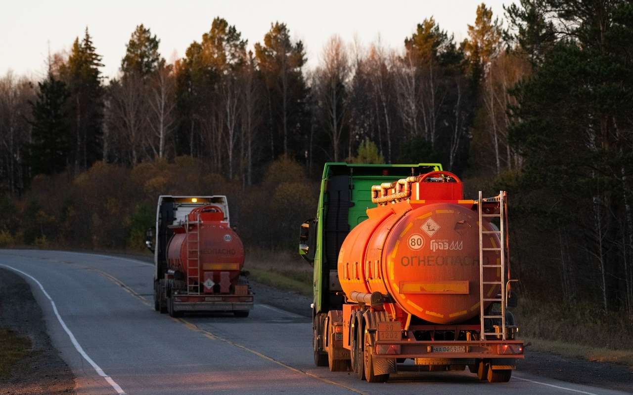 Власти продлили действующий запрет по топливу еще на один месяц