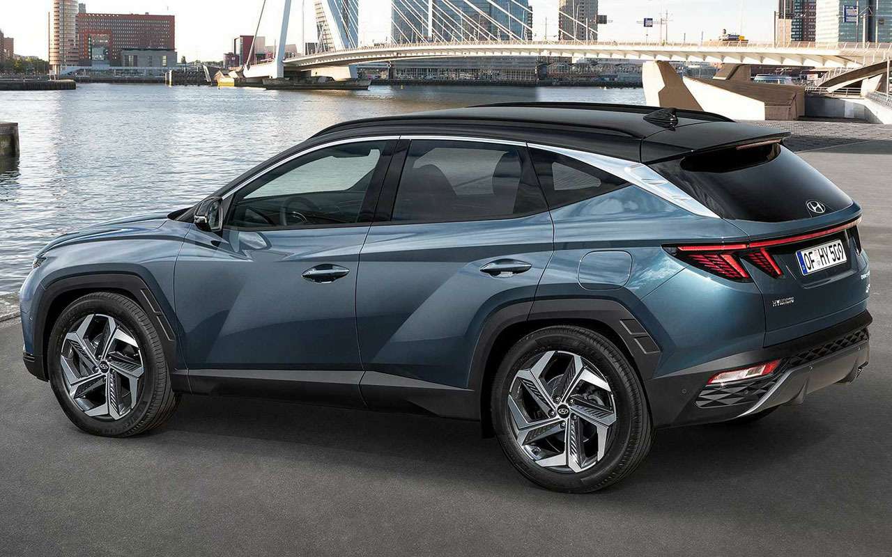 Черная крыша Hyundai Tucson 2021