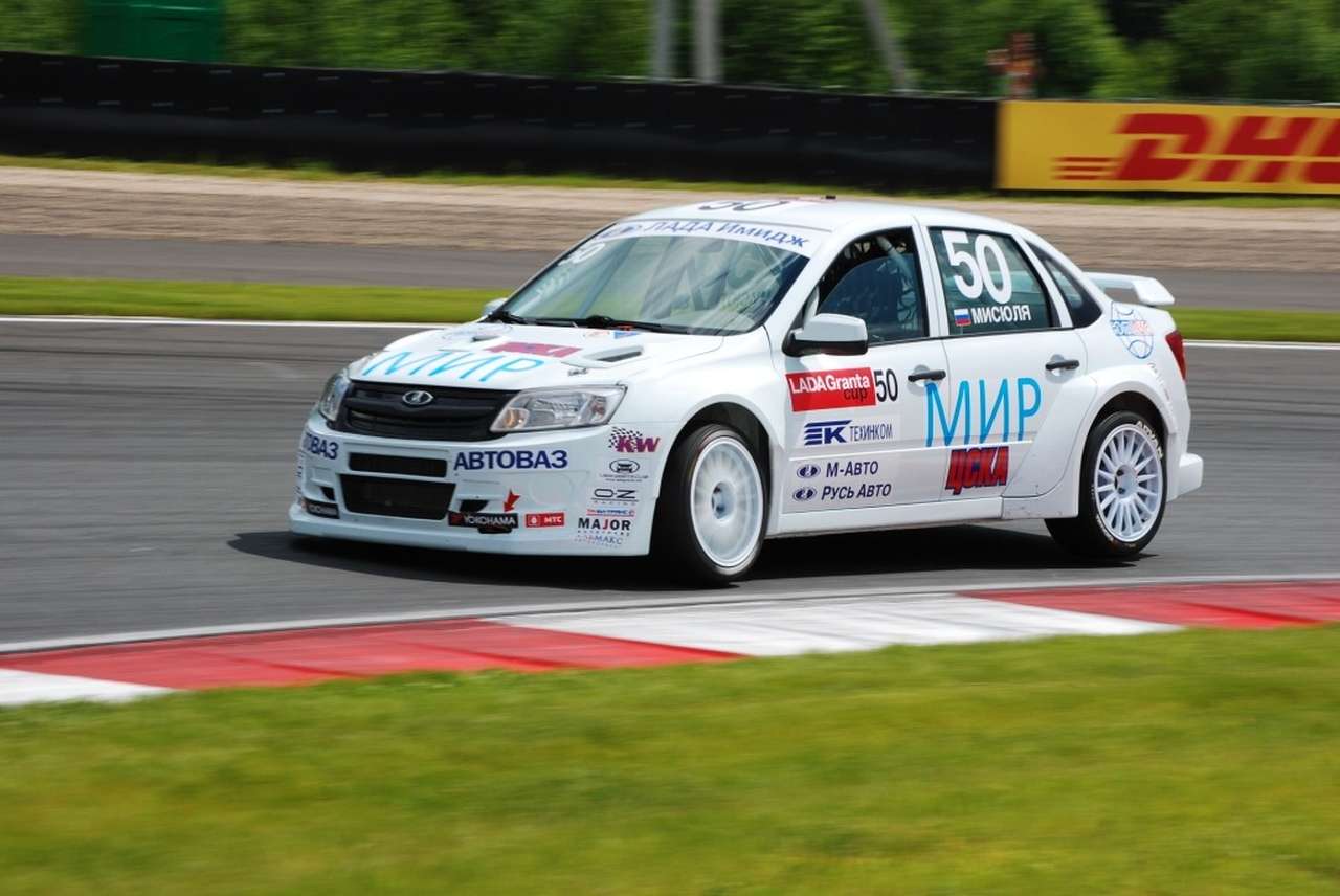LADA Granta Cup: Никита Мисюля и «МИР-ЦСКА» – успешные новички сезона
