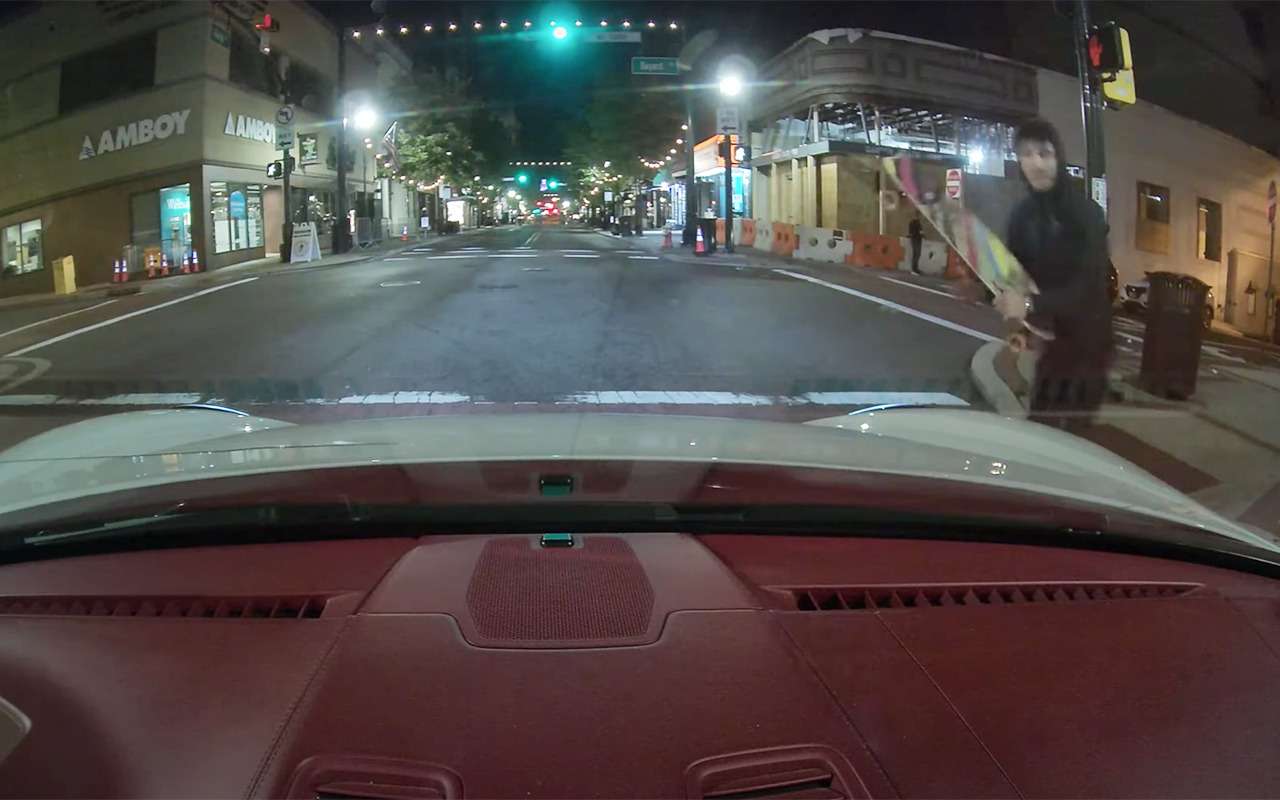 Дорожная разборка: вот этой бы доской да тебя по голове!