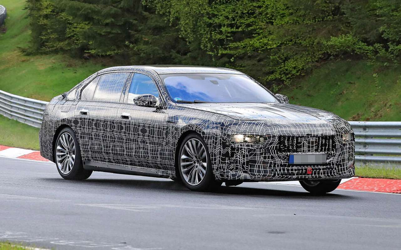 Новая «семерка» BMW: другая платформа и дата дебюта
