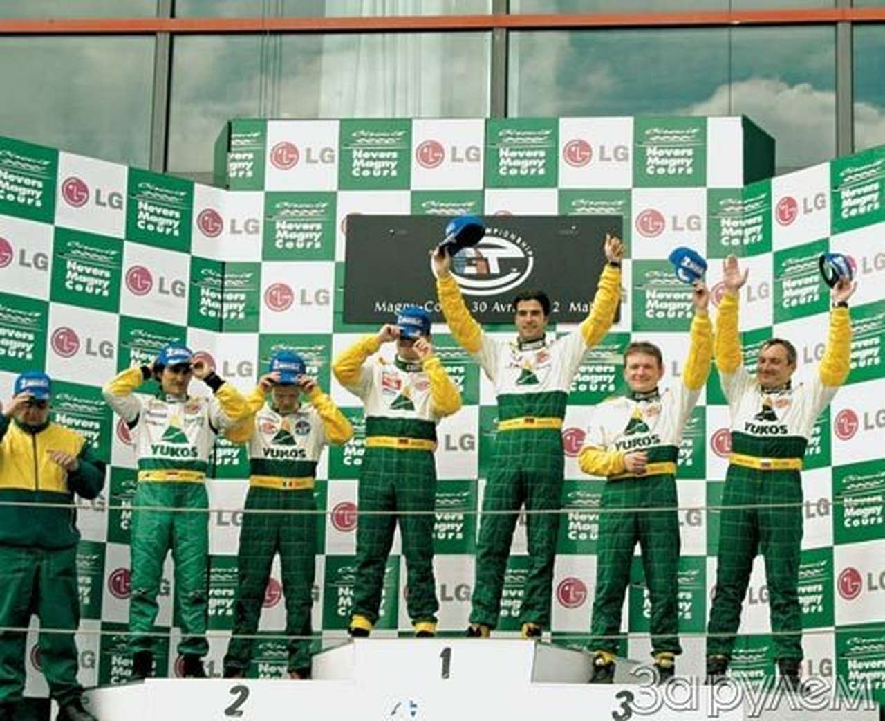 Сенсации маньи-кур