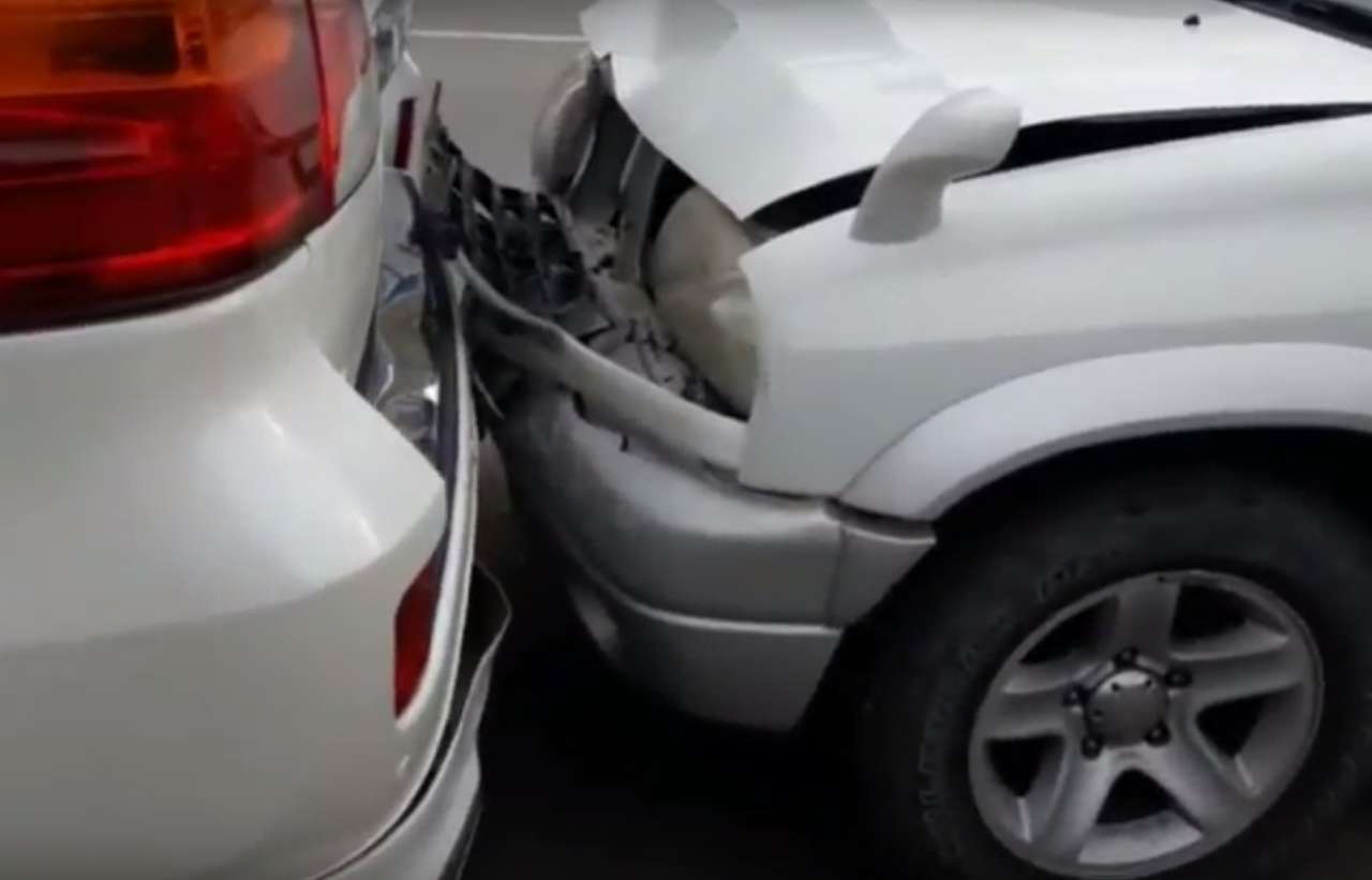 По взмаху палочки: гаишник спровоцировал массовое ДТП