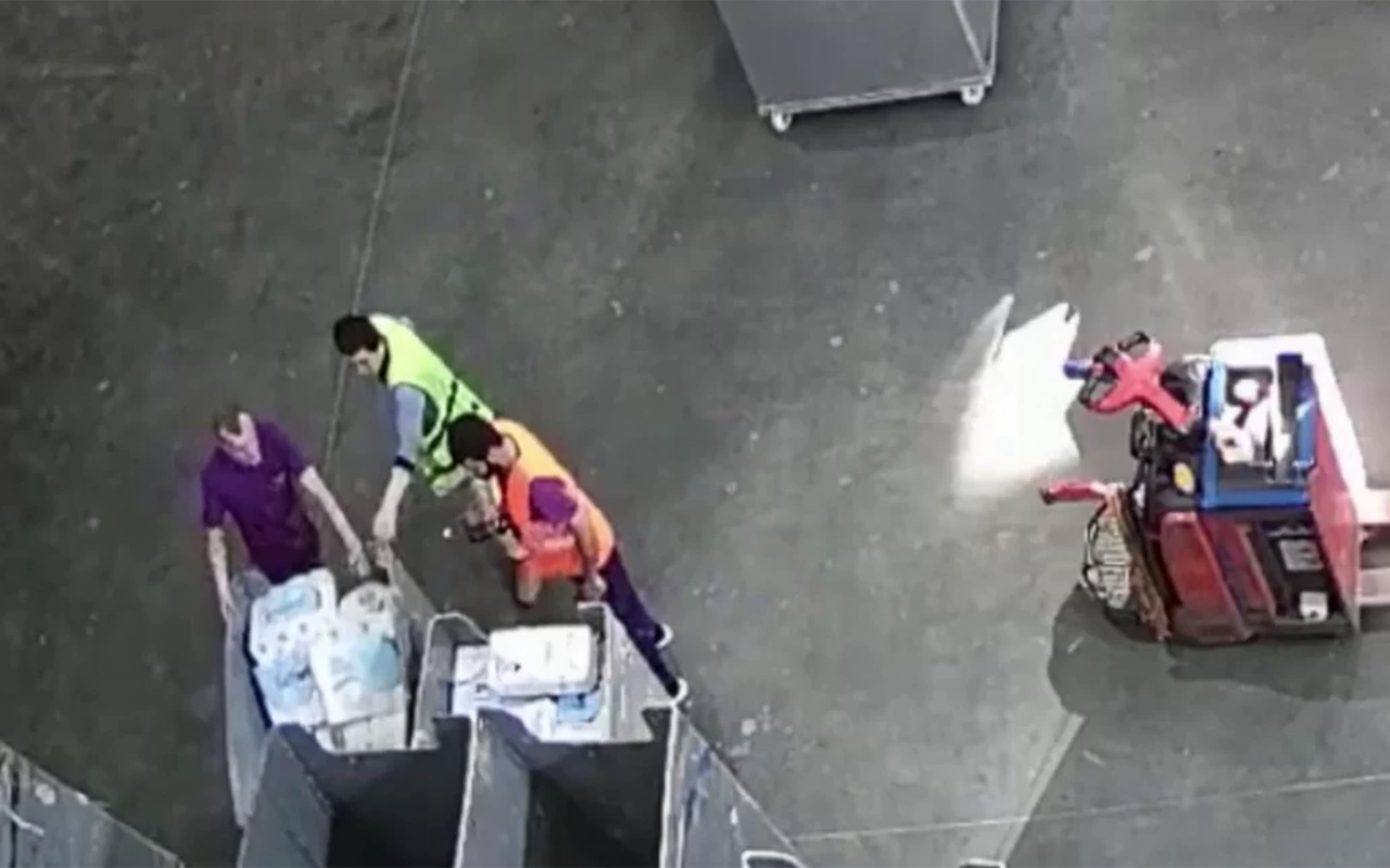 Вывозили на машинах: как воруют на складах маркетплейсов (видео)