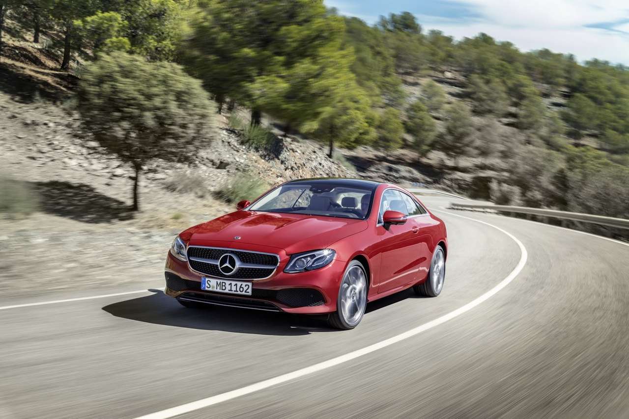 Больше и лучше: Mercedes-Benz представил новое купе E-класса