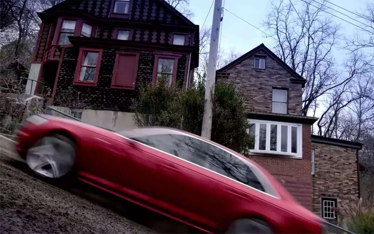 Эксперт рассказал, может ли машина взобраться в крутой подъем, как в кино