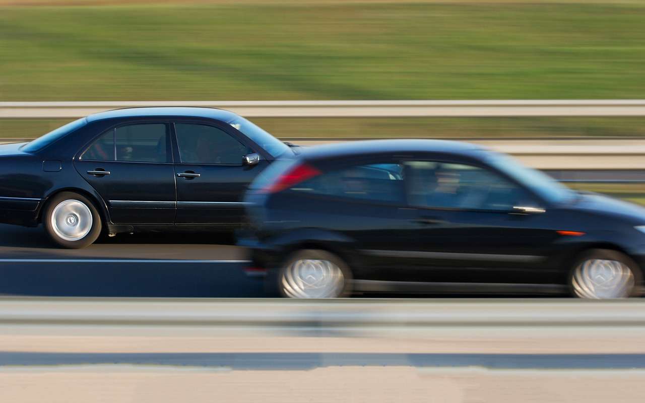 Двойной обгон: что это такое и как за него наказывают