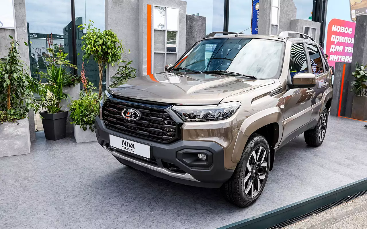 Lada Niva Travel