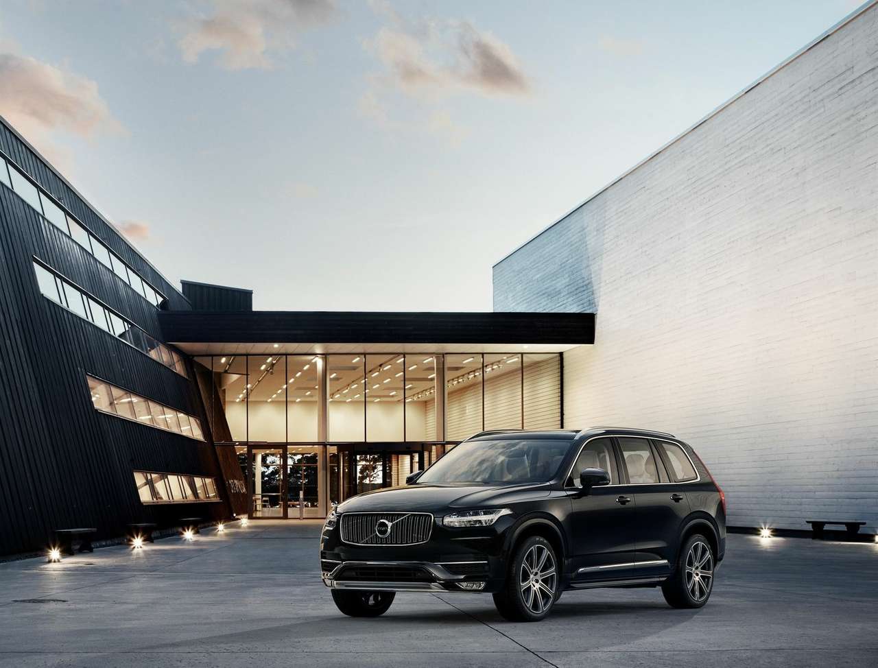 Volvo XC90 First Edition