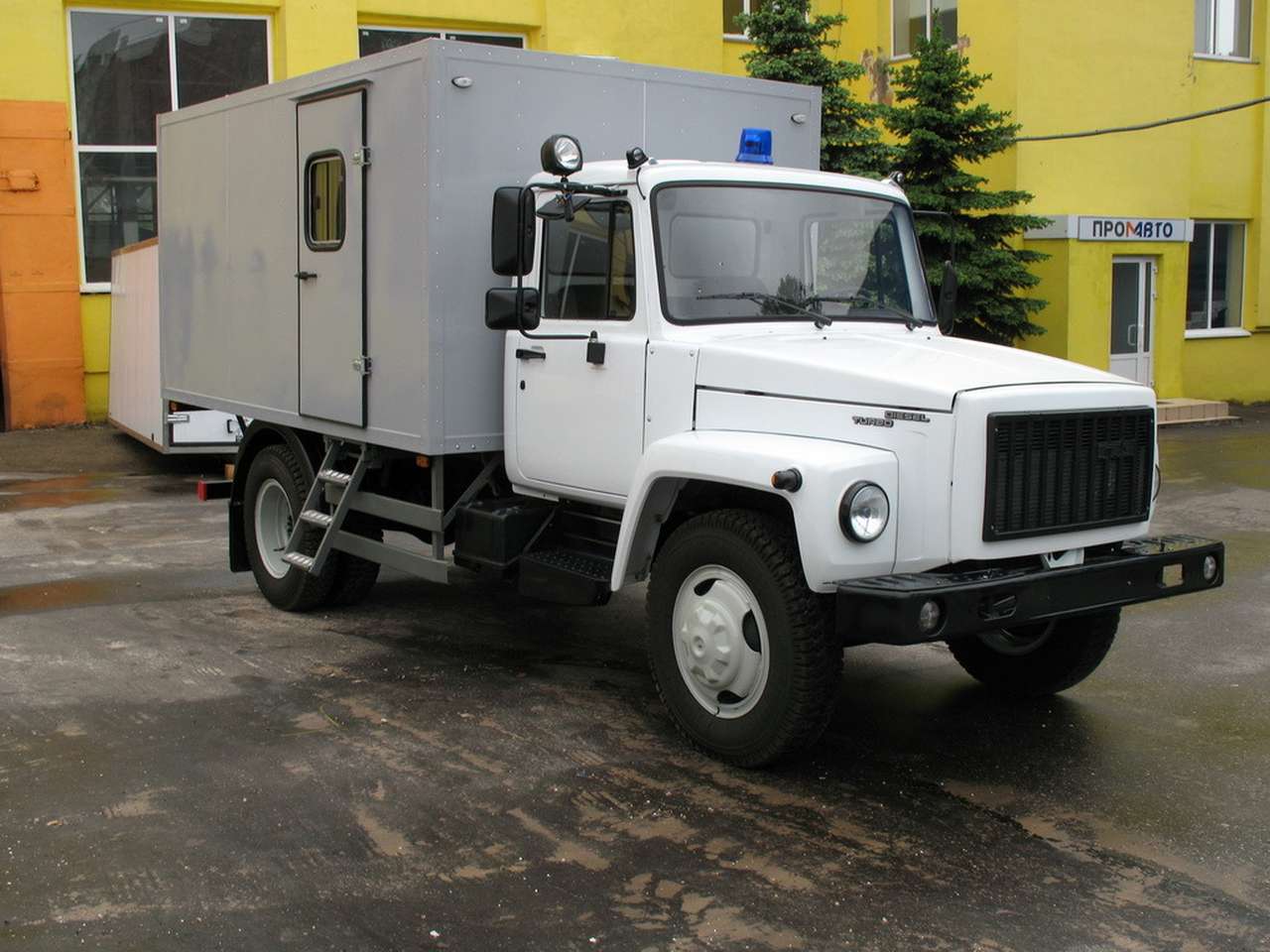 Суд признал автозак орудием пыток