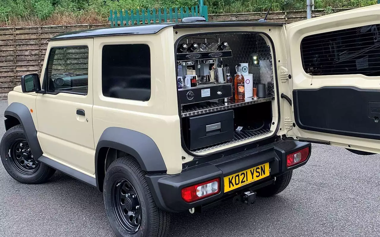 Suzuki Jimny превратили в мобильную кофейню