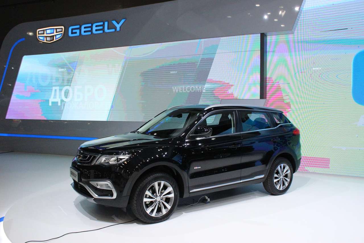 Умник-гаджетоман: кроссовер Geely NL-3 удивил посетителей ММАС-2016