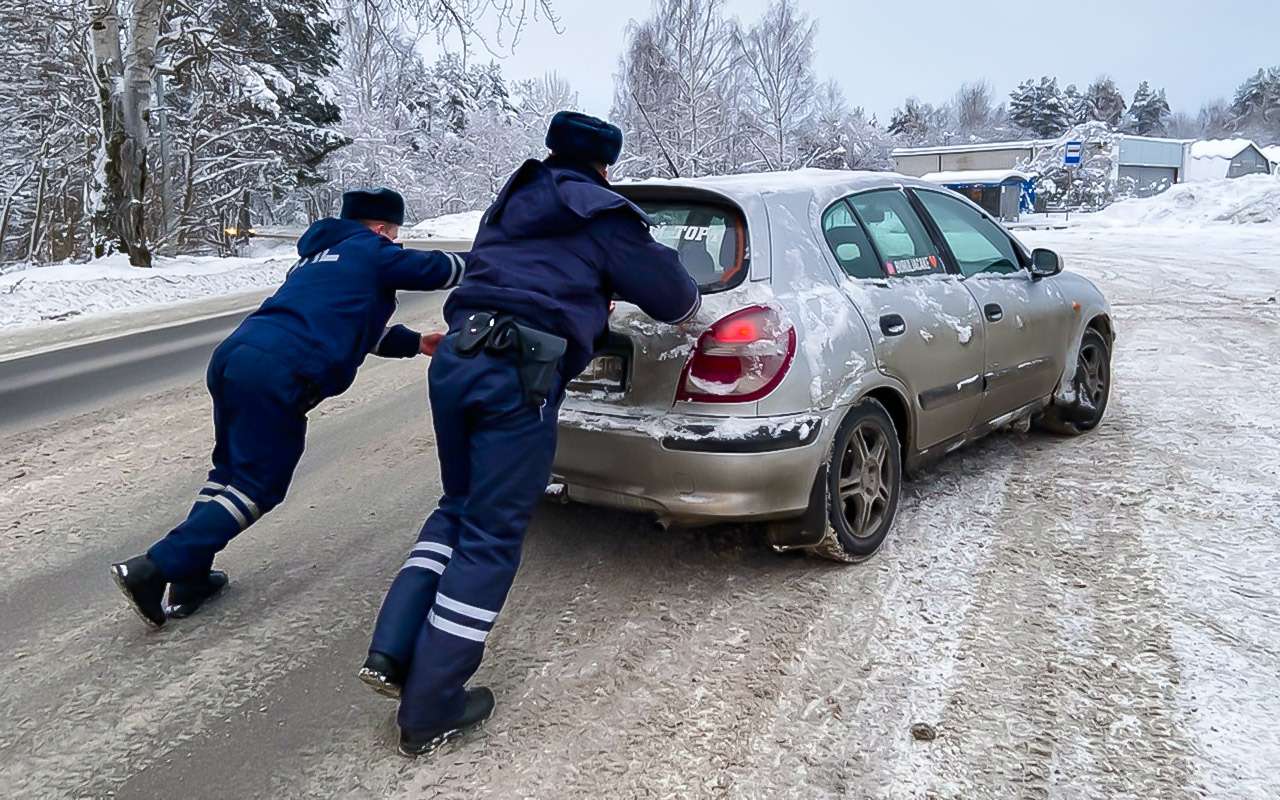 Что делать при заглохшем автомобиле зимой, посоветовал эксперт